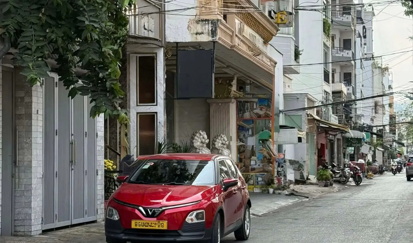Nhà đẹp hẻm xe hơi quận 10, sống sướng giữa lòng thành phố... Bán nhà riêng tại Hòa Hưng, Hồ Chí Minh 01