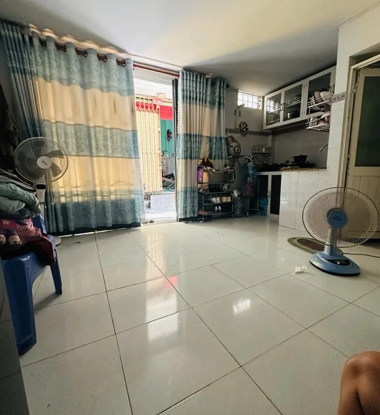Bán nhà riêng 3 tầng tại phường Bình Đông, Hồ Chí Minh, diện tích 16 m2... Bán nhà riêng tại Bình Đông, Hồ Chí Minh 01