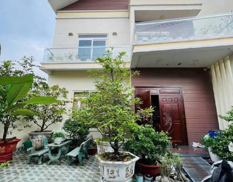 🔥🏡 BIỆT THỰ MINI TRUNG TÂM HÓC MÔN – NGANG KHỦNG 10M – VUÔNG VẮN – HOÀN CÔNG ĐẦY ĐỦ! 🏡🔥... Bán nhà mặt phố tại Bà Điểm, Hồ Chí Minh 01