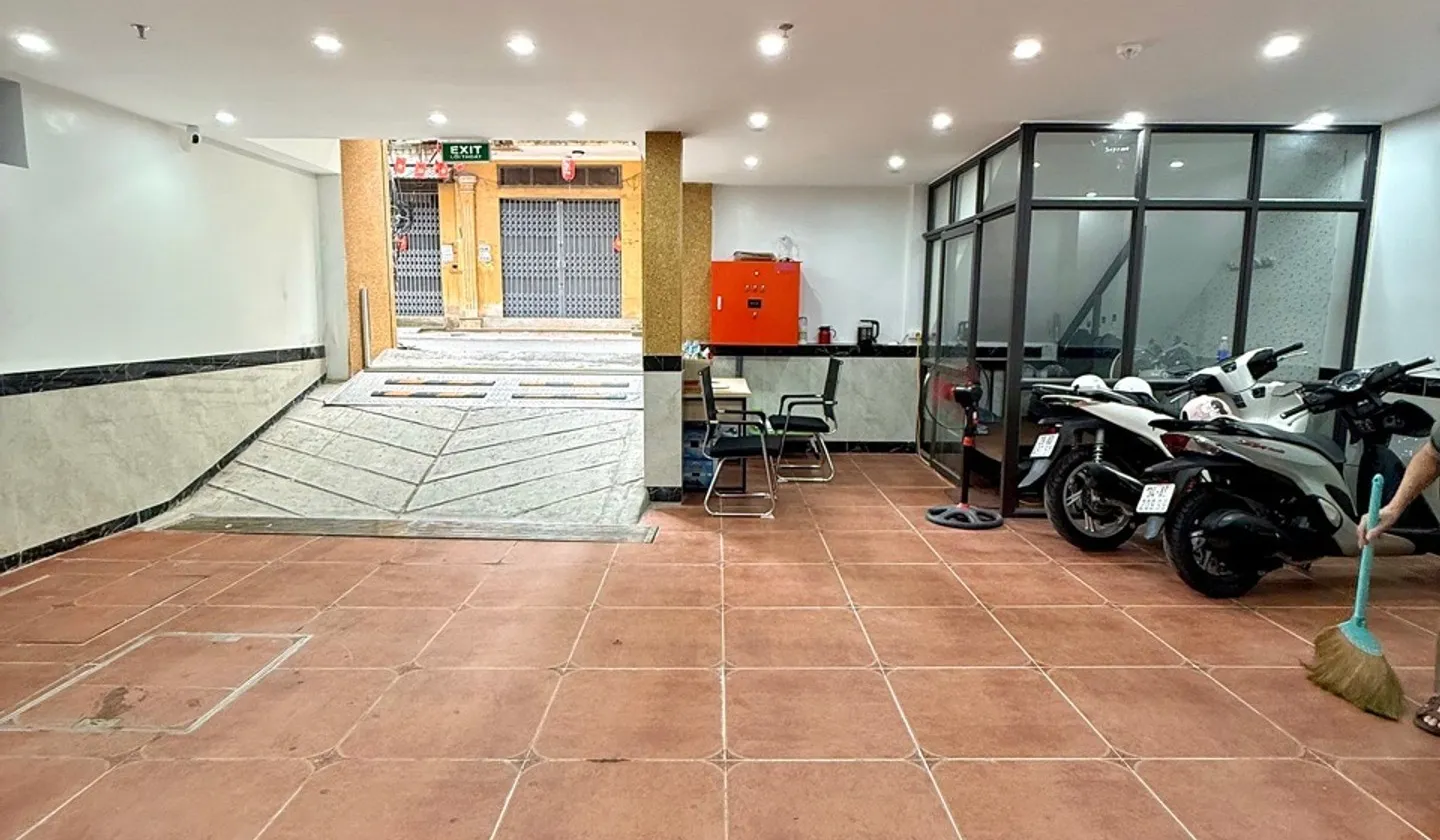 Nhà mặt phố sang trọng 8 tầng thang máy khu vực phường Nghĩa Đô, Hà Nội... Bán nhà mặt phố tại Nghĩa Đô, Hà Nội 01