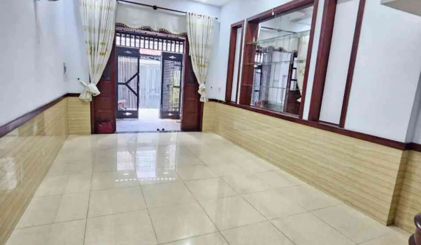 Nhà phố 3 tầng 4 phòng ngủ tại Quận 12 cần bán... Bán nhà riêng tại Trung Mỹ Tây, Hồ Chí Minh 01