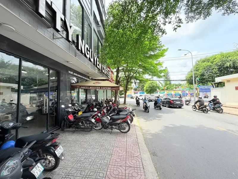 Trường Đại Học Công Thương, Aeon Tân Phú, căn góc ngang lớn thích hợp kinh doanh mọi ngành nghề,...... Bán nhà mặt phố tại Tây Thạnh, Hồ Chí Minh 01