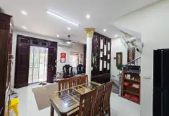 Lô góc 4 tầng sáng thoáng, gần phố, giá hấp dẫn... Bán owner_side tại Việt Hưng, Hà Nội 06