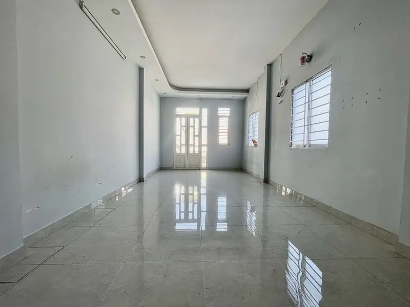 Nhà 2 mặt tiền hẻm xe hơi, nằm ngay sát Quận 5, giá siêu hợp lý... Bán nhà riêng tại Chánh Hưng, Hồ Chí Minh 01