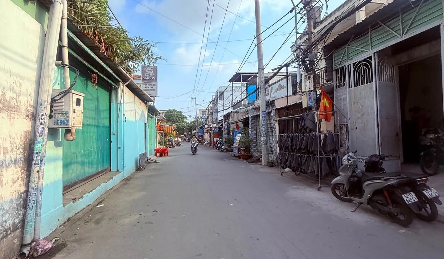 Bán nhà riêng 2 tầng mặt tiền 8m tại Võ Thị Hồi giá 8.x tỷ... Bán nhà riêng tại Xuân Thới Sơn, Hồ Chí Minh 01