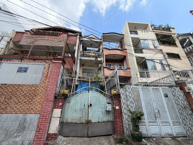 Nhà 3 Tầng Rẻ Ngay Ngã Tư Phú Nhuận... Bán nhà riêng tại Đức Nhuận, Hồ Chí Minh 01