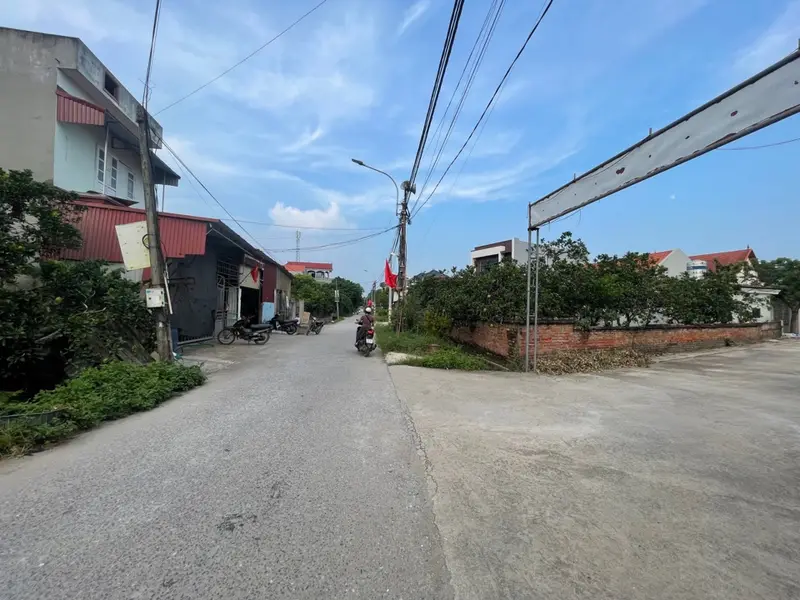 Bán 122m 3,15 tỷ. đất thôn Tân Phú , Từ Hồ, trục chính, đường trước đất 6m, cư dân trù phú... Bán đất tại Việt Yên, Hưng Yên 01