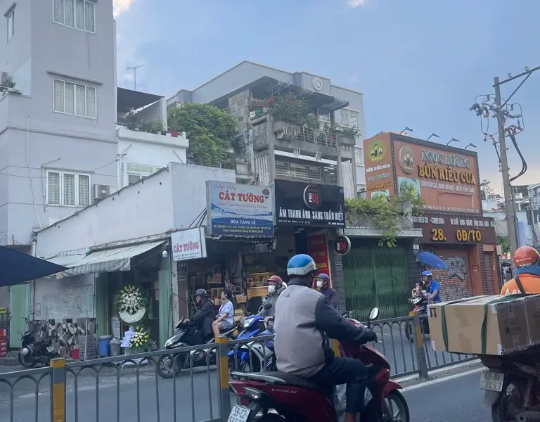 Bán nhà mặt phố 3 tầng Quận 10 diện tích 24m2 giá 13.6 tỷ... Bán nhà mặt phố tại Hòa Hưng, Hồ Chí Minh 01