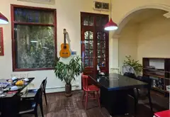 Nhà mặt phố trung tâm vị trí đắc địa sầm uất tại quận Ba Đình. Có sổ đỏ... Bán nhà mặt phố tại Ba Đình, Hà Nội 04