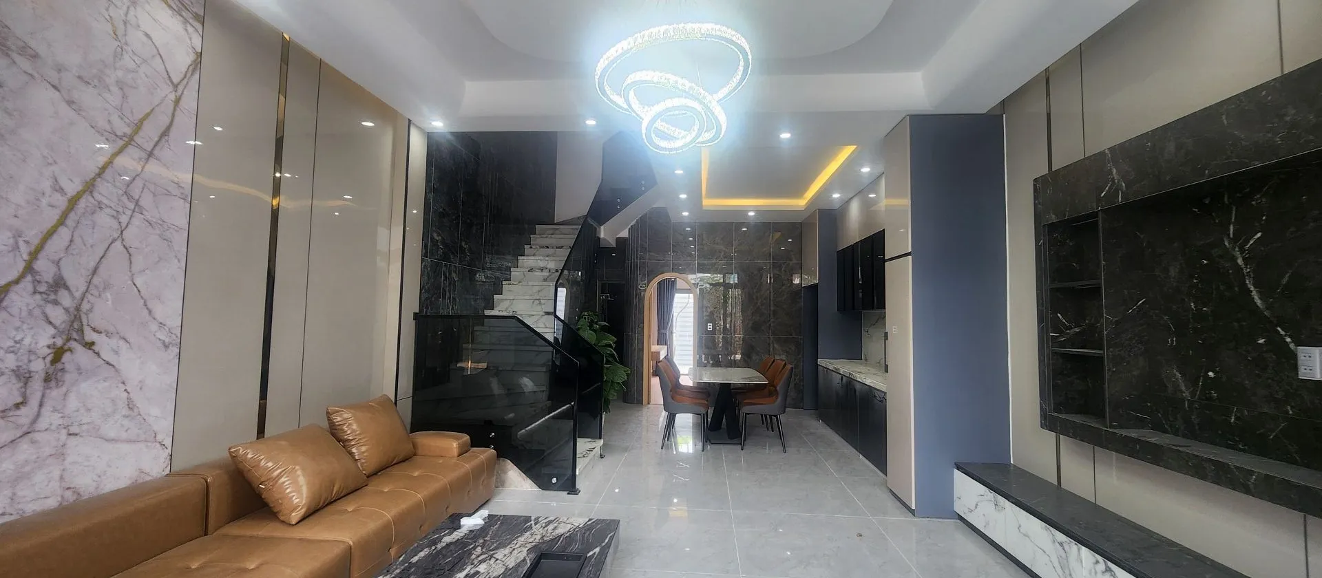 🏡 7,X TỶ – 115M² MẶT ĐƯỜNG 7,5M, NHÀ 3 TẦNG MÀ CẢM GIÁC NHƯ ĐANG Ở BIỆT THỰ!... Bán nhà mặt phố tại Hòa Xuân, Đà Nẵng 01
