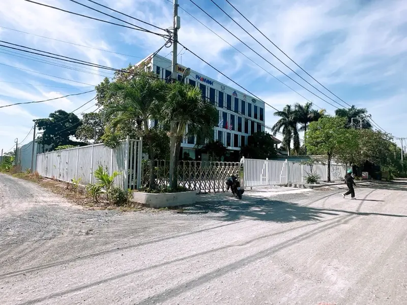 Bán đất mặt tiền rộng 30m tại xã Nguyễn Văn Bứa, lô đất lớn full thổ cư có tòa nhà 3 tầng... Bán đất tại Bà Điểm, Hồ Chí Minh 01