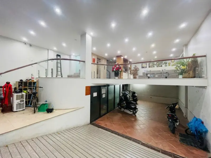 Bán tòa nhà văn phòng 9 tầng khu Nguyễn Xiển, view hồ... Bán văn phòng tại Khương Đình, Hà Nội 01