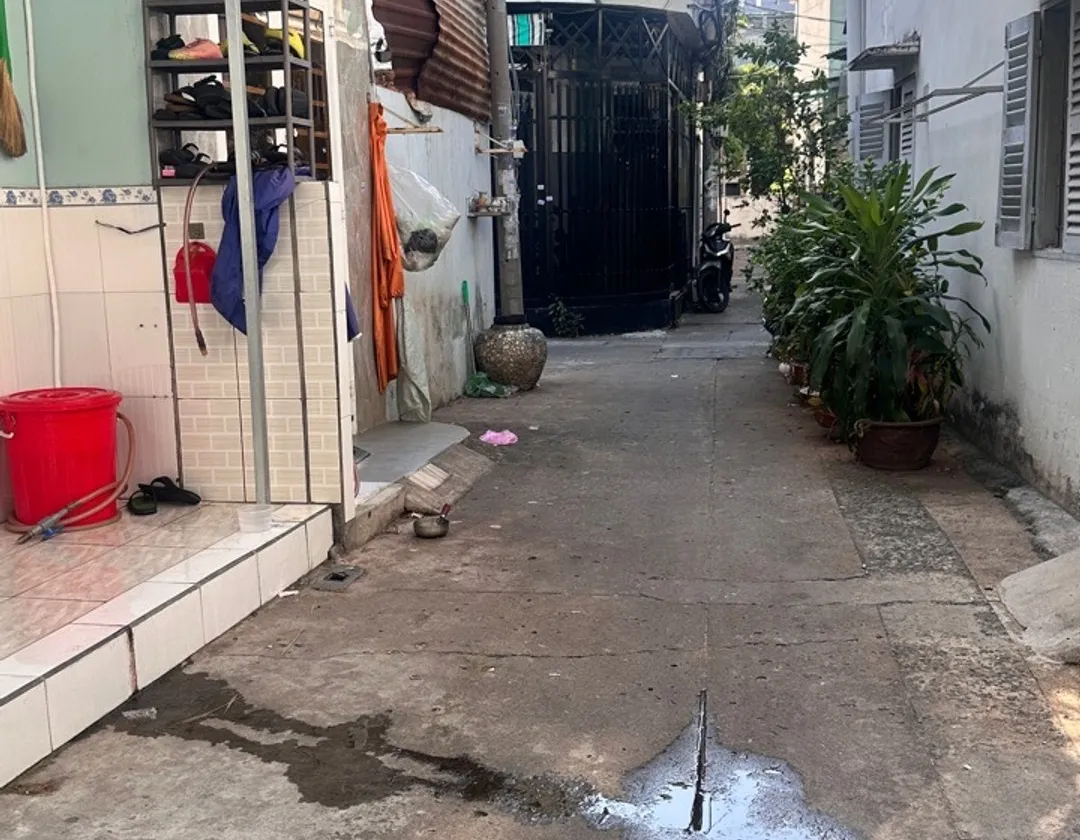Bán nhà 2 tầng 4 phòng ngủ tại Phường Hạnh Thông, giá 5,5 tỷ... Bán nhà riêng tại Hạnh Thông, Hồ Chí Minh 01