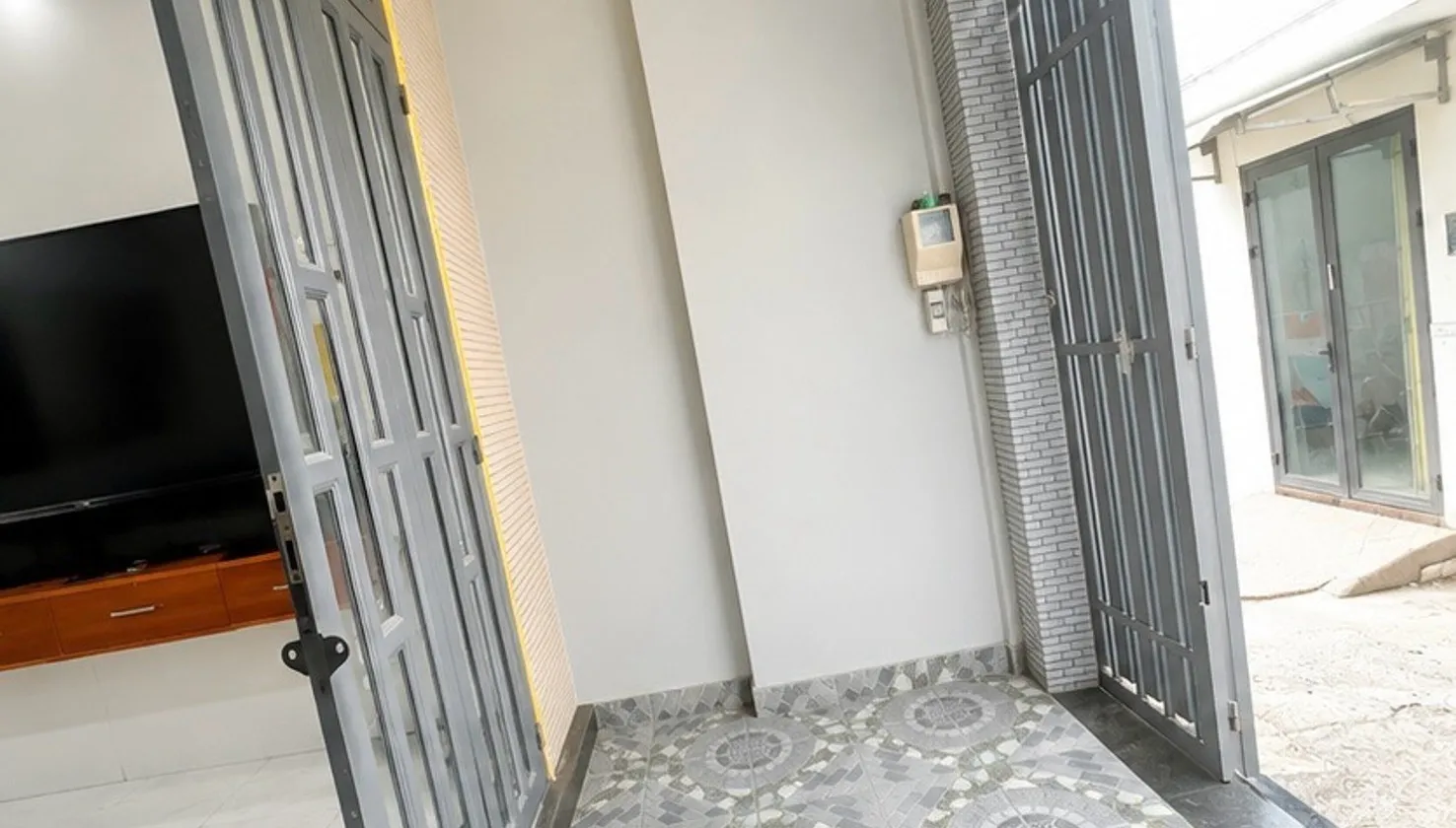 Bán nhà 2 tầng gần ngã tư Bình Phước, 4 phòng ngủ, giá 5.6 tỷ... Bán nhà riêng tại Hiệp Bình, Hồ Chí Minh 01