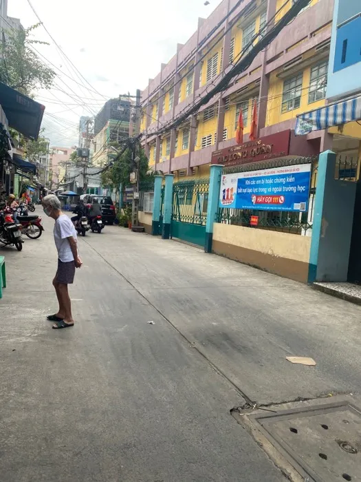 SÁT MẶT TIỀN LẠC LONG QUÂN - KHU VỰC KINH DOANH CHỢ TÂN BÌNH - XE HƠI ĐẬU TRONG NHÀ - 4 TẦNG BTCT... Bán owner_side tại Bảy Hiền, Hồ Chí Minh 01