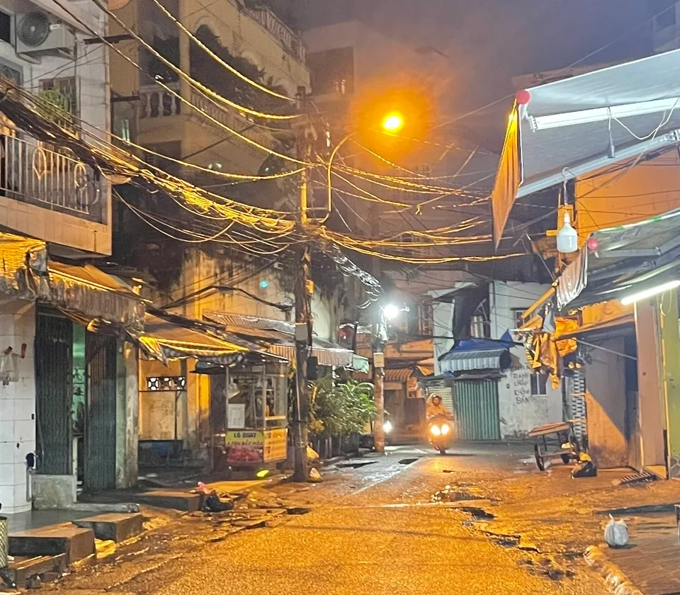 💥 DƯỚI 4T.Ỷ – NHÀ SÁT MẶT TIỀN ĐỘI CUNG – ĐANG CHO THUÊ 7TR/THÁNG 💥... Bán nhà riêng tại Phú Thọ, Hồ Chí Minh 01