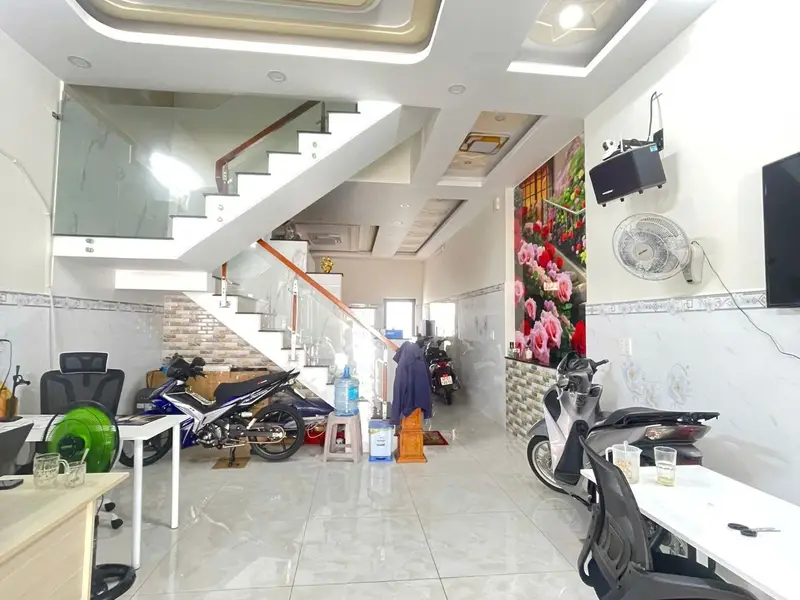 BÁN NHÀ 3 TẦNG BTCT - HXH PHAN VĂN HỚN - QUẬN 12 - NHÀ ĐẸP LUNG LINH - ĐANG CHO THUÊ... Bán nhà riêng tại Đông Hưng Thuận, Hồ Chí Minh 01