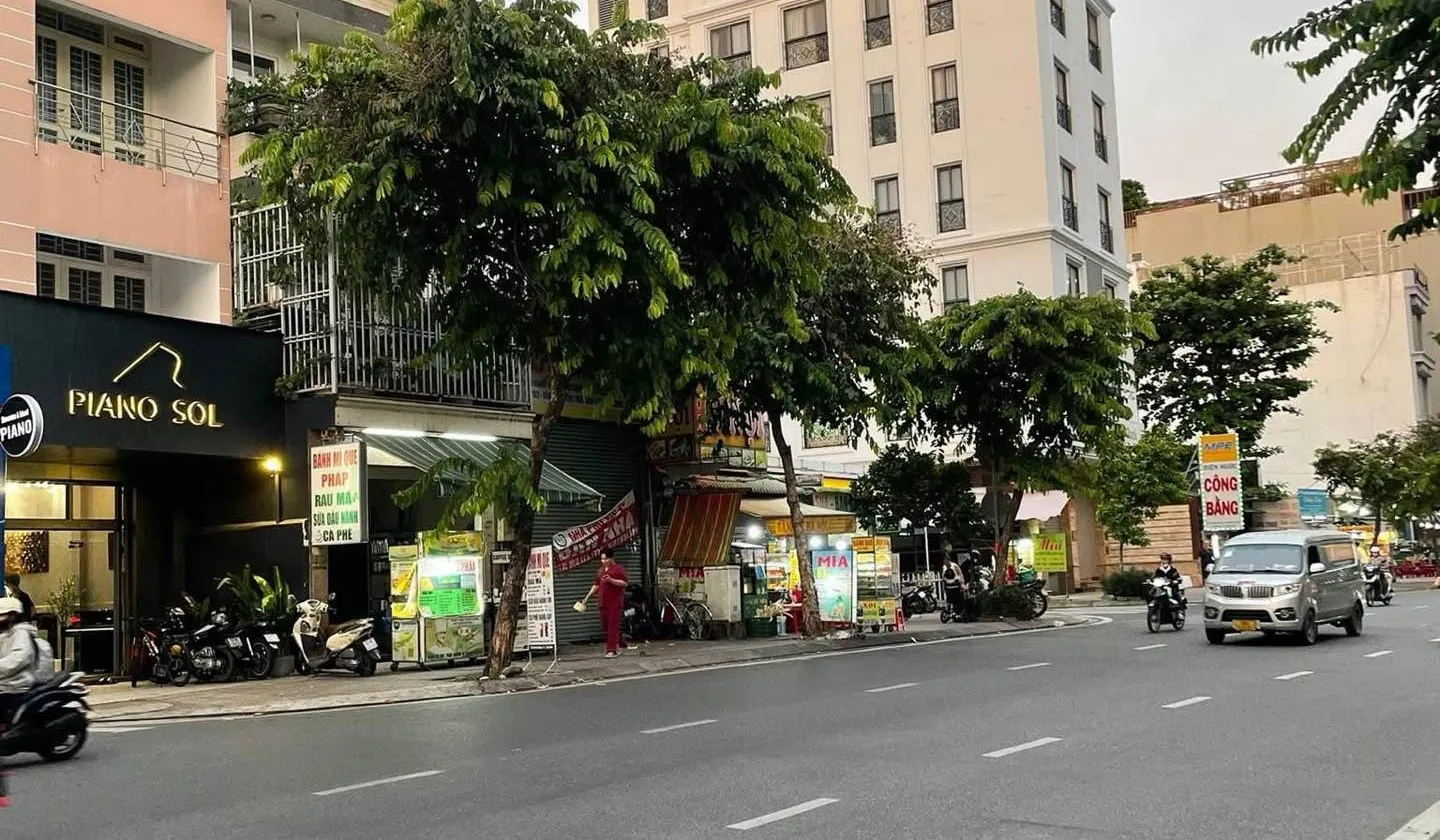 Bán nhà riêng 5 tầng có thang máy tại phường Bạch Đằng giá 28 tỷ... Bán nhà riêng tại Tân Sơn Hòa, Hồ Chí Minh 01