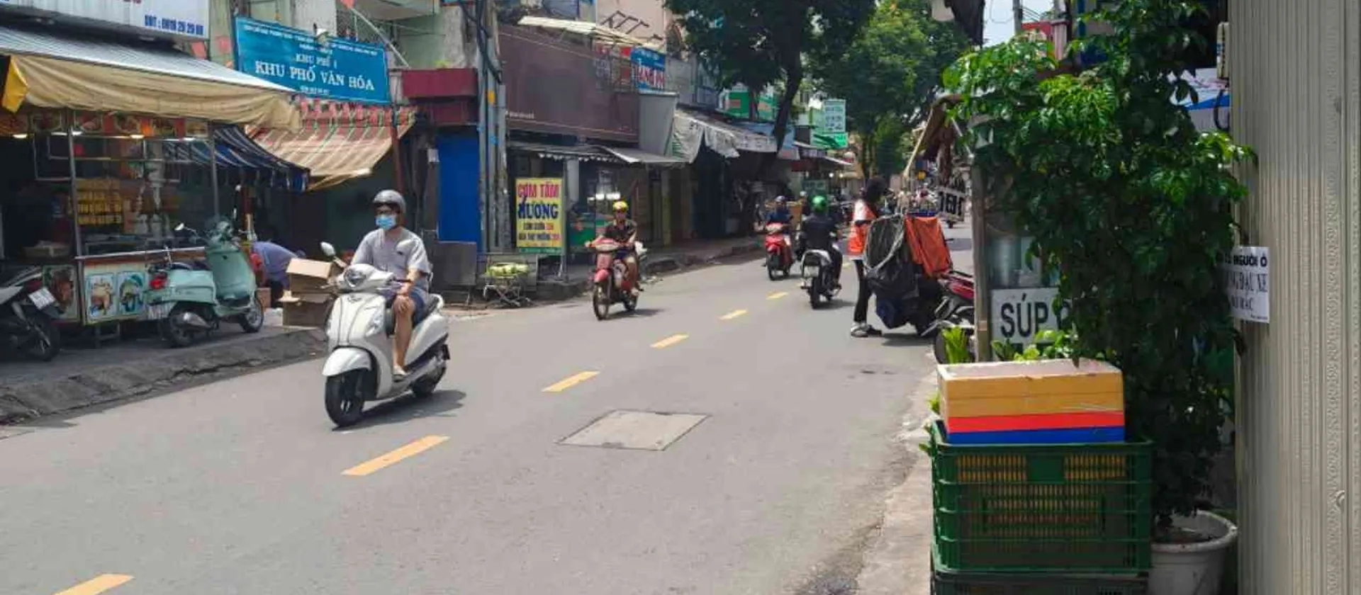 NHÀ CÁCH MẶT TIỀN 10M RA MẶT TIỀN BÀ HẠT.
VI TRI GẦN BỆNH VIỆN NGUYỄN TRI PHƯƠNG, LÝ THƯỜNG KIỆT... Bán nhà riêng tại Vườn Lài, Hồ Chí Minh 01