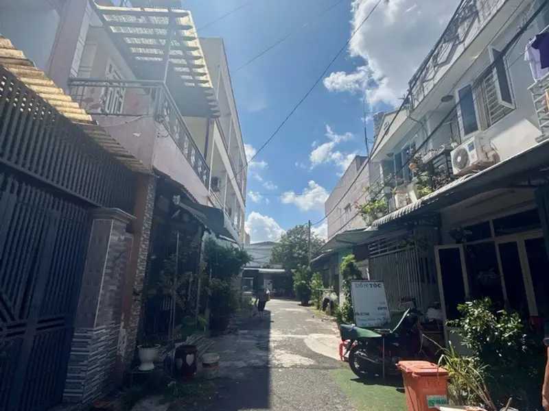 CẦN TIỀN BÁN GẤP NHÀ XUÂN THỚI THƯỢNG 23 HÓC MÔN 84M² 2 TẨNG HXH CHỈ 3.XX TỶ... Bán nhà riêng tại Bà Điểm, Hồ Chí Minh 01
