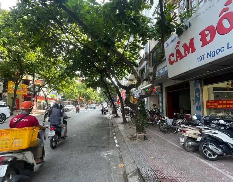 Bán nhà mặt phố Ngọc Lâm, gần ngã tư Hồng Tiến, kinh doanh sầm uất... Bán nhà mặt phố tại Bồ Đề, Hà Nội 01