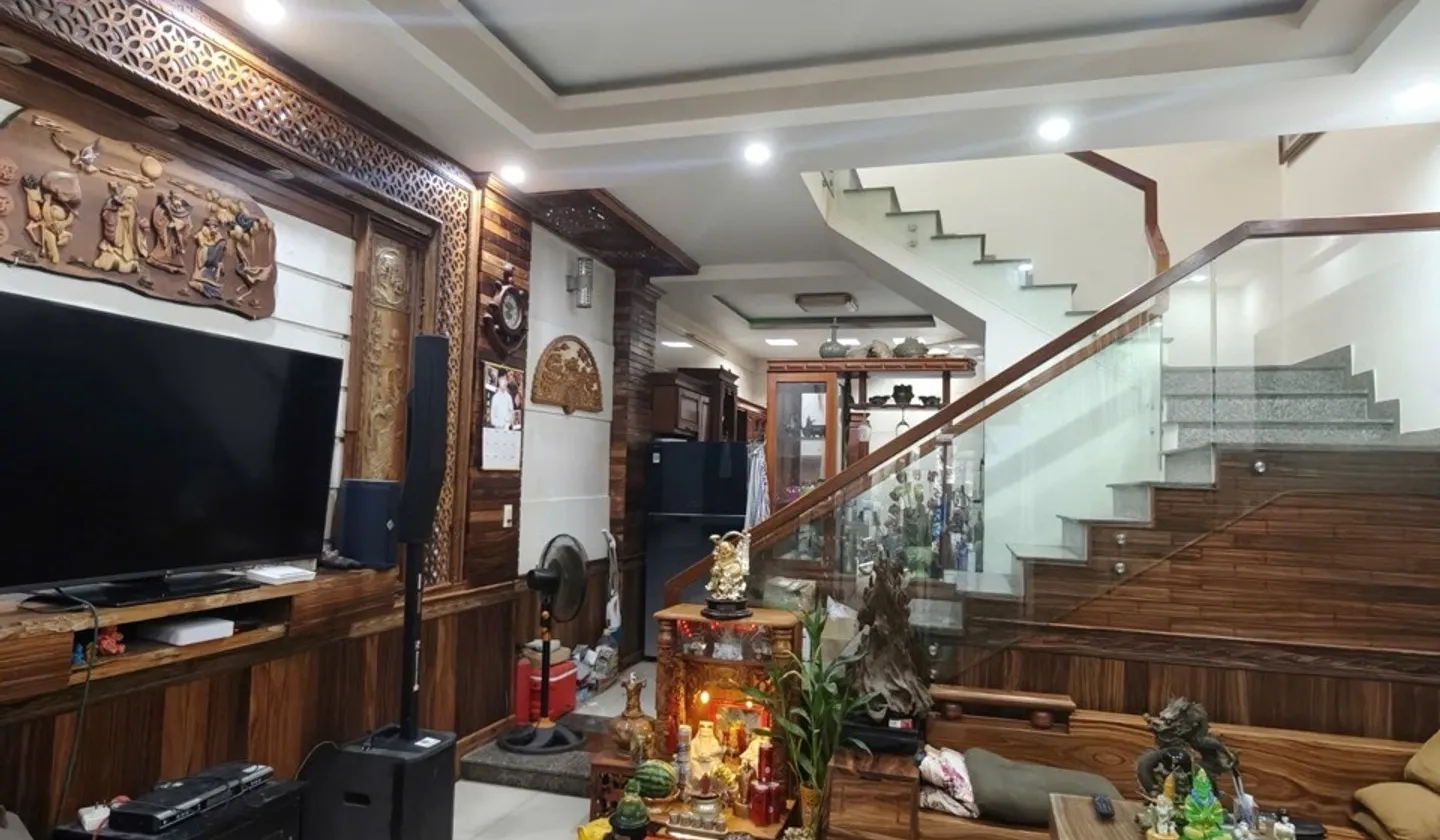 Nhà 2 tầng đẹp gần Cách Mạng Tháng 8 - Tiện nghi, vị trí vàng... Bán nhà riêng tại Hòa Xuân, Đà Nẵng 01