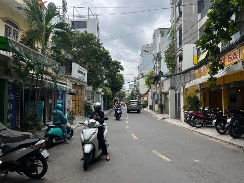 MẶT TIỀN NGUYỄN CỬU VÂN – NGANG 6.8M – 73.5M2 – 1 TRỆT 1 LỬNG 4 TẦNG – DÒNG TIỀN CAO... Bán nhà mặt phố tại Gia Định, Hồ Chí Minh 01