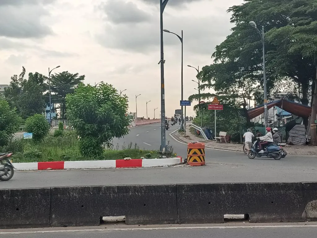 Bán đất mặt tiền rộng 50m tại Bình Chánh giá hấp dẫn... Bán nhà mặt phố tại Tân Nhựt, Hồ Chí Minh 01