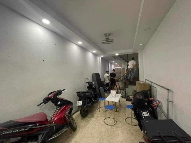 Bán nhà ngõ 16 phố Thái Hà, ngõ 3 gác tránh xe máy, căn góc, 31m2, MT5m, 8tỷ180tr tại Hà Nội 04