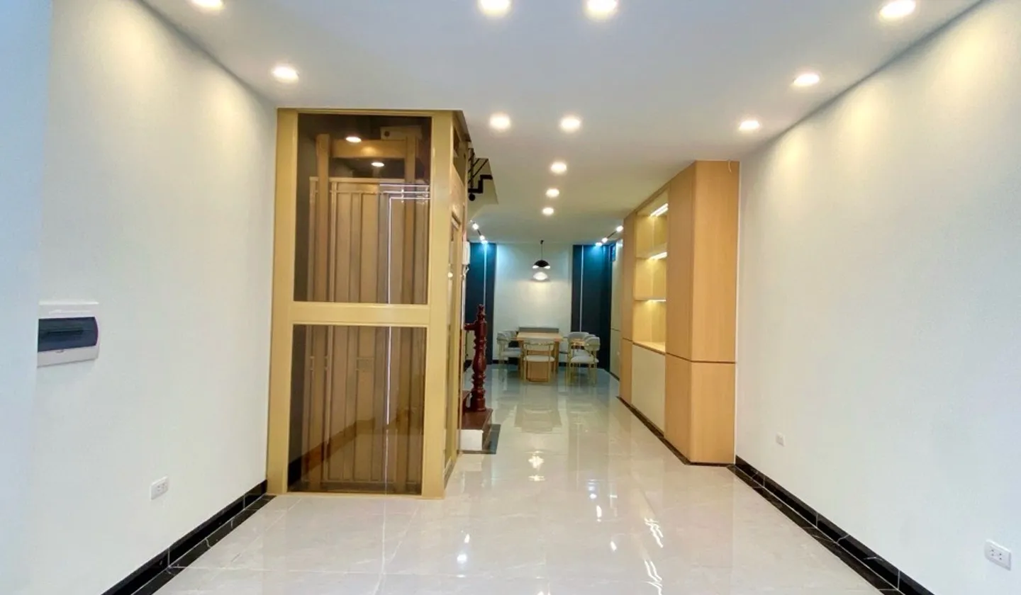 Nhà 4 tầng thang máy mặt ngõ kinh doanh, gần trung tâm, ô tô đỗ cửa... Bán nhà riêng tại Từ Liêm, Hà Nội 01