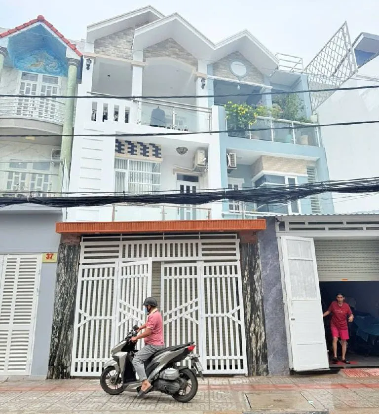 Bán nhà mặt phố Huỳnh Thị Đồng, Trung tâm Nhà Bè, 3 tầng, mặt tiền 4.6m, diện tích 62m2... Bán nhà mặt phố tại Nhà Bè, Hồ Chí Minh 01