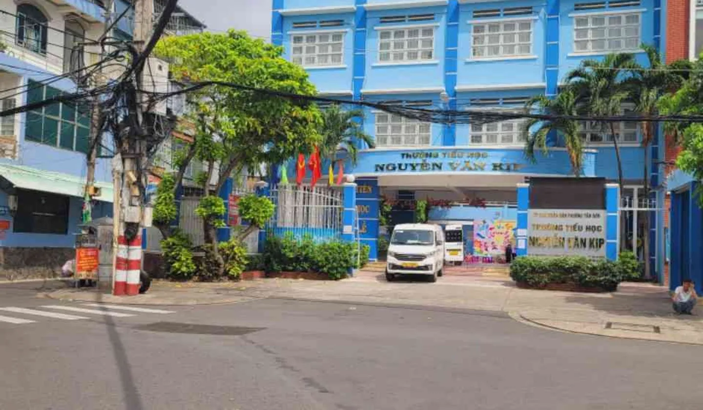 MÃ SỐ: 657

🏠 NGUYỄN PHÚC CHU – PHAN HUY ÍCH – TRƯỜNG CHINH – TÂN BÌNH CŨ
💥 Nhà mới 3 tầng – 3PN... Bán nhà riêng tại Tân Sơn, Hồ Chí Minh 01