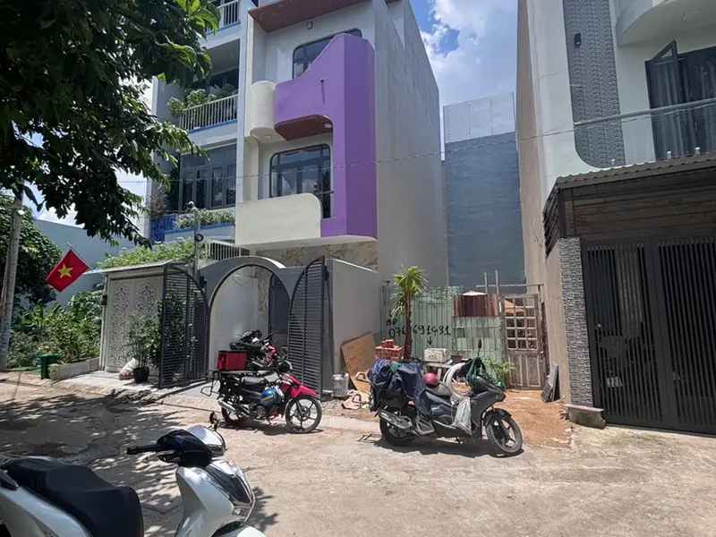 Cơ Hội Sở Hữu Đất Vị Trí Đẹp Gần Vinhome Quận 9 Với Giá Hấp Dẫn... Bán đất tại Long Bình, Hồ Chí Minh 01