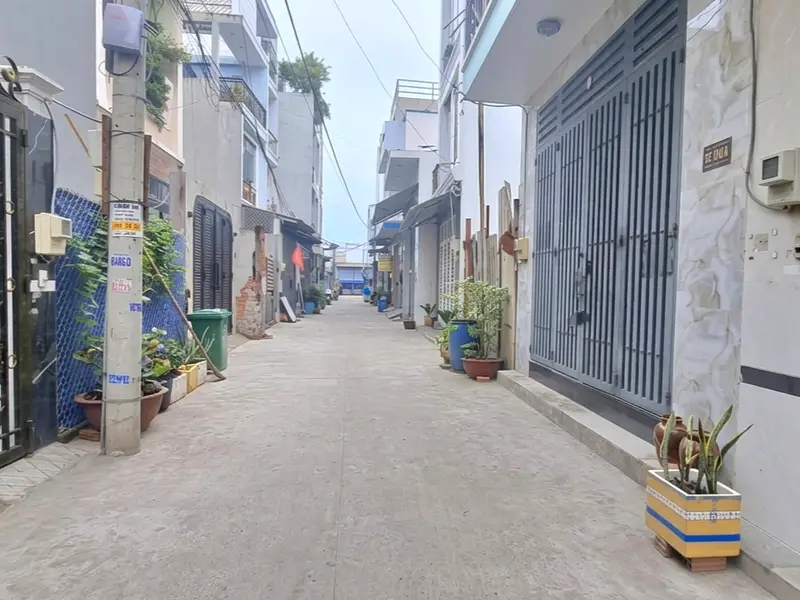 Nhà đẹp 5 tầng Bình Tân, hẻm xe hơi thông, chỉ hơn 6ty... Bán nhà riêng tại Bình Trị Đông, Hồ Chí Minh 01
