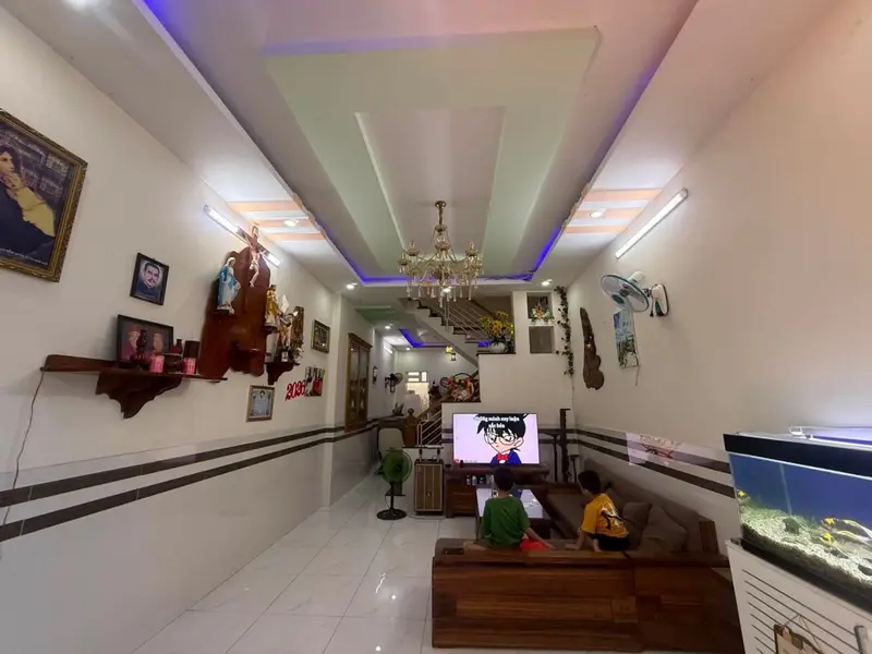 Bán nhà 2 mặt tiền hẻm ô tô đỗ cổng, 2 tầng, 4x13, gần mặt tiền Nguyễn Văn Quá, Quận 12. Chỉ 5,1 tỷ... Bán nhà riêng tại Đông Hưng Thuận, Hồ Chí Minh 01