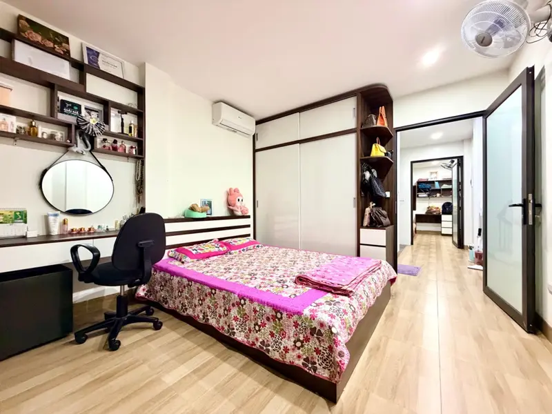 Nhà 3 tầng Tây Hồ, sẵn nội thất xịn, giá hợp lý
3,25 tỷ... Bán nhà riêng tại Tây Hồ, Hà Nội 01