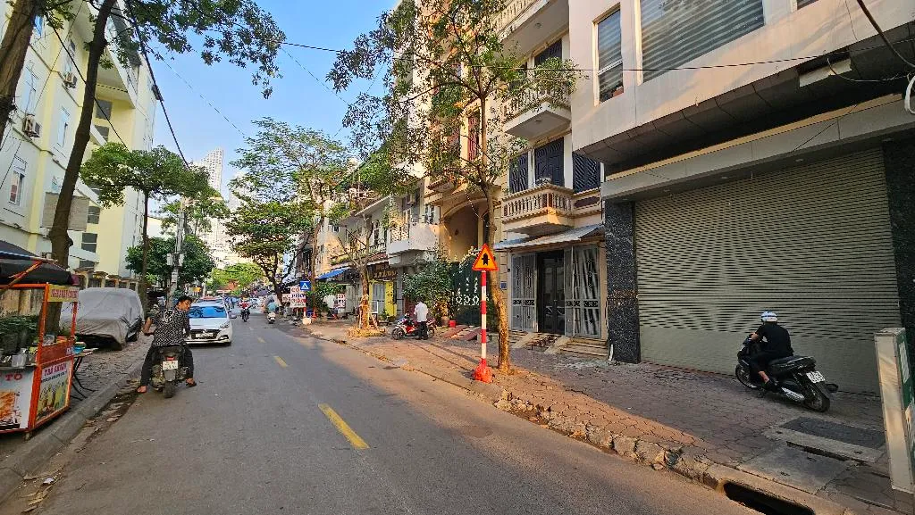 Nhà mặt phố Bế Văn Đàn sầm uất, hai mặt thoáng... Bán nhà mặt phố tại Hà Đông, Hà Nội 01