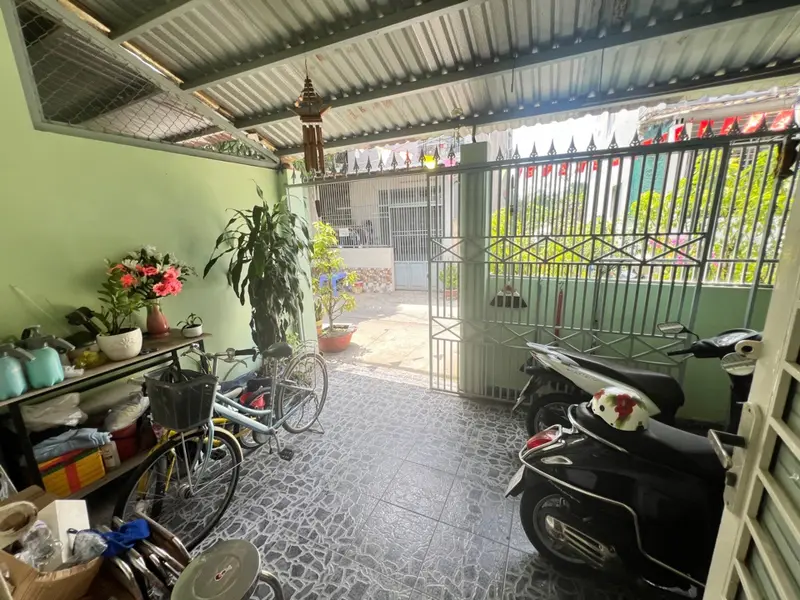 Cơ hội sở hữu nhà 2 tầng mặt tiền rộng tại Huỳnh Tấn Phát, Quận 7 với giá giảm mạnh... Bán nhà riêng tại Phú Thuận, Hồ Chí Minh 01