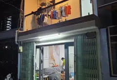 Nhà 2 tầng giá 4,2 tỷ chiến lược-Bình Tân, hẻm xe hơi rộng 4m... Bán nhà riêng tại Bình Trị Đông, Hồ Chí Minh 01