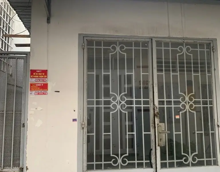 📍 DƯƠNG ĐỨC HIỀN – SÁT MẶT TIỀN ĐƯỜNG
🏡 Sổ riêng ~50m² | ngang 4×13m | nhà cấp 4.
🚗 Xe hơi vào t... Bán nhà riêng tại Tây Thạnh, Hồ Chí Minh 01