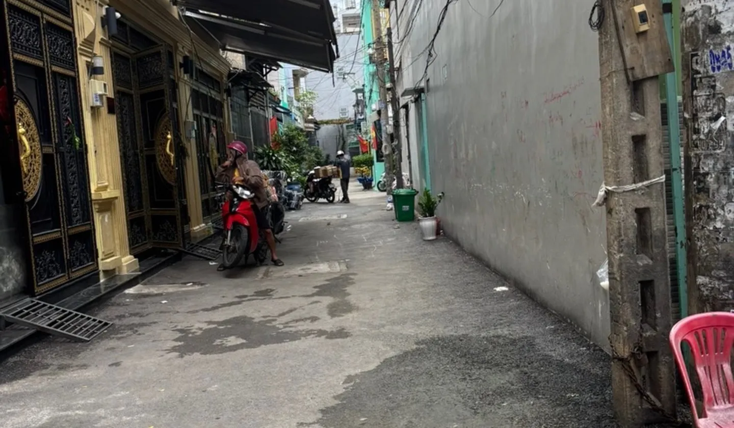 Cơ hội duy nhất sở hữu nhà 2 tầng hẻm ô tô gần ngã tư 4 xã giá chỉ 5.8 tỷ... Bán nhà riêng tại Bình Trị Đông, Hồ Chí Minh 01