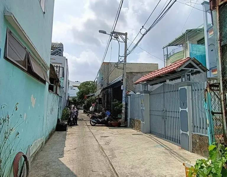 Bán nhà Bình Trị Đông, Bình Tân 
3 tầng , 219m2. 13Ty... Bán owner_side tại Bình Trị Đông, Hồ Chí Minh 01