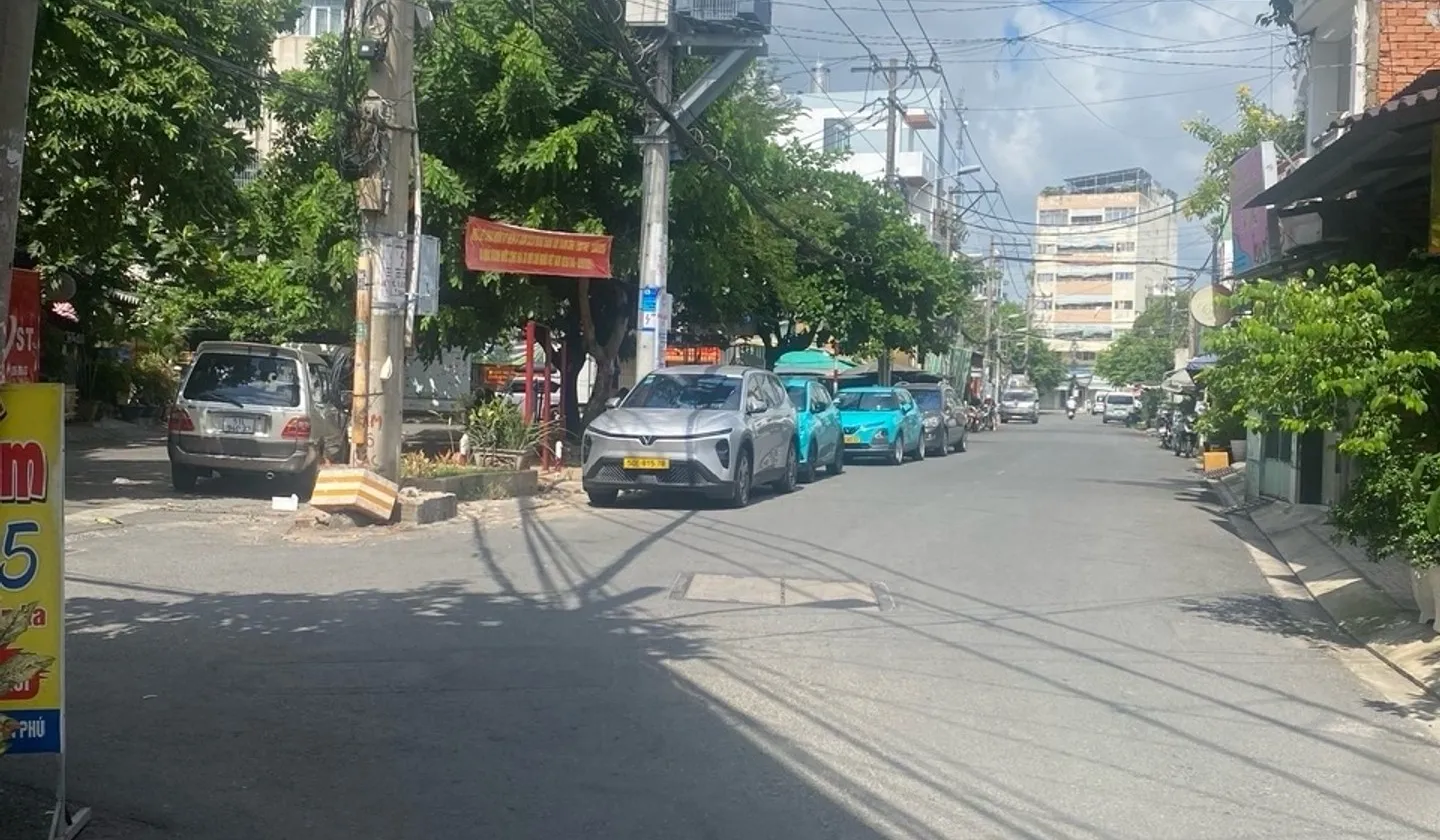 Cơ hội hiếm có mua nhà mặt phố 2 lầu tại Phú Trung với giá tốt... Bán nhà mặt phố tại Tân Phú, Hồ Chí Minh 01