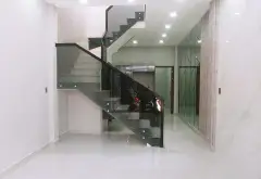 NHÀ ĐẸP VỪA ĐỦ, KHÔNG QUÁ LỚN, PHÙ HỢP GIA ĐÌNH TRẺ.... Bán nhà riêng tại Hòa Bình, Hồ Chí Minh 02