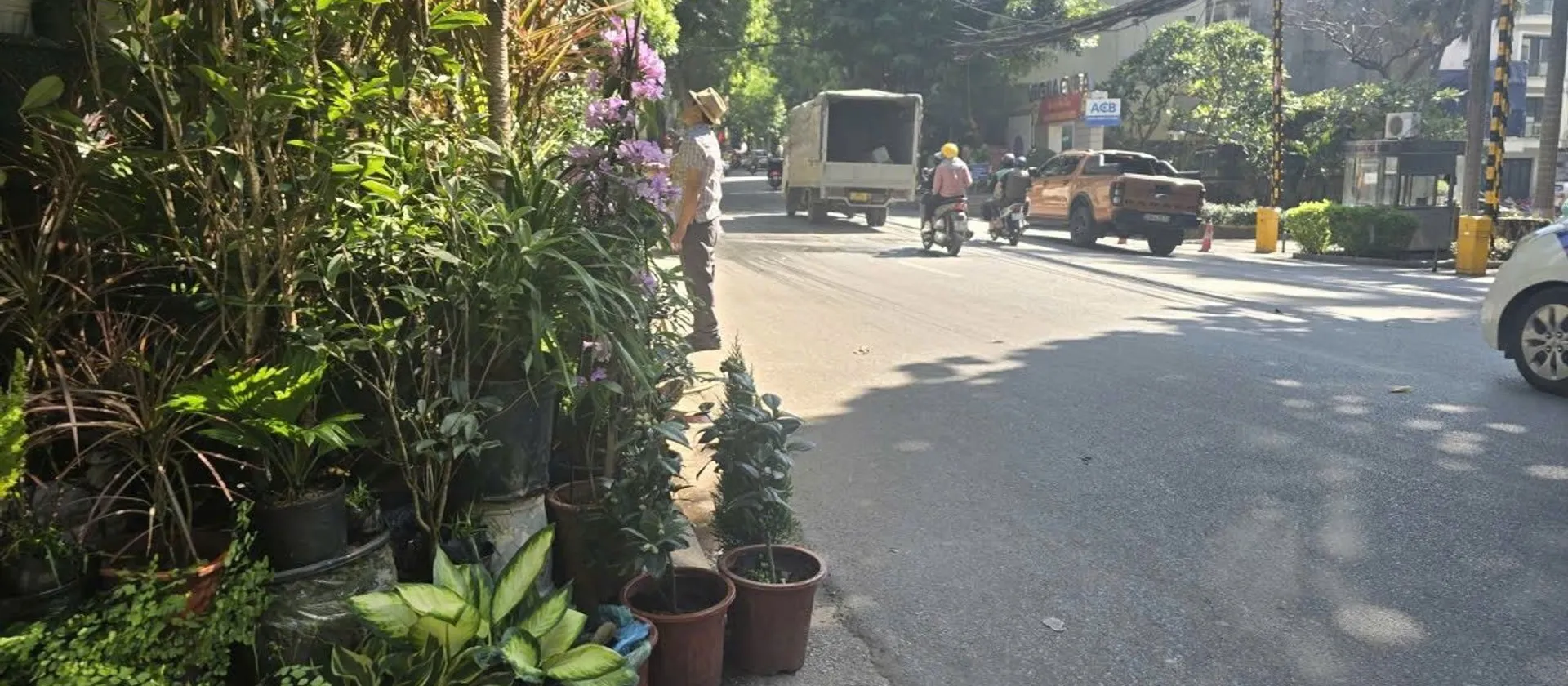 Bán đất mặt đường Hoàng Hoa Thám - DT 112.6m2 , 7.8m mặt tiền, lô góc - Vị trí đẹp để xây tòa nhà... Bán nhà mặt phố tại Tây Hồ, Hà Nội 01