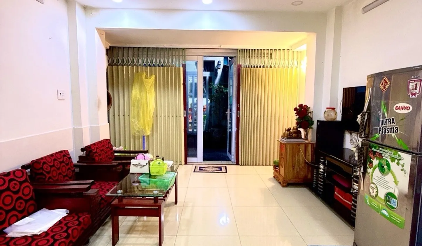 Nhà riêng 3 tầng diện tích nhỏ tại quận trung tâm với mức giá cạnh tranh... Bán nhà riêng tại Hòa Hưng, Hồ Chí Minh 01