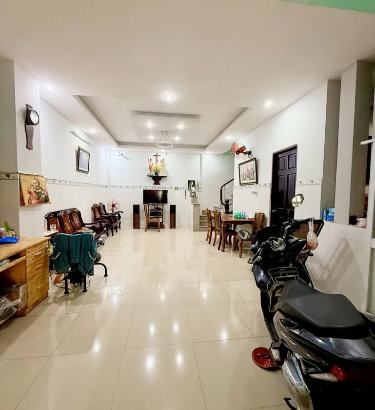 Bán nhà mặt tiền tại Tân Thới Nhất 1, Quận 12, mặt tiền rộng 8.5m, giá 12.8 tỷ... Bán nhà mặt phố tại Đông Hưng Thuận, Hồ Chí Minh 01