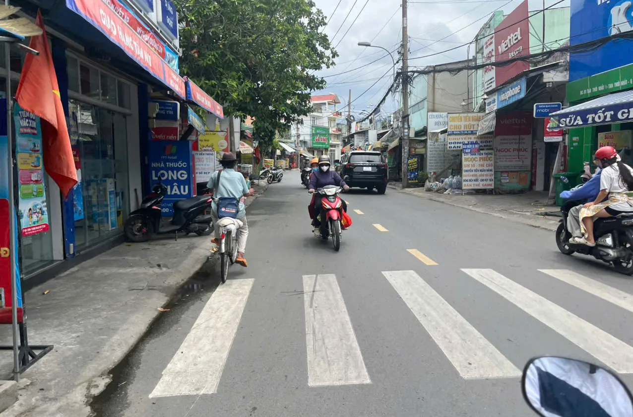 Nhà 5 tầng sang trọng tại Tân Thới Nhất, cơ hội hiếm có giá tốt... Bán nhà riêng tại Đông Hưng Thuận, Hồ Chí Minh 01
