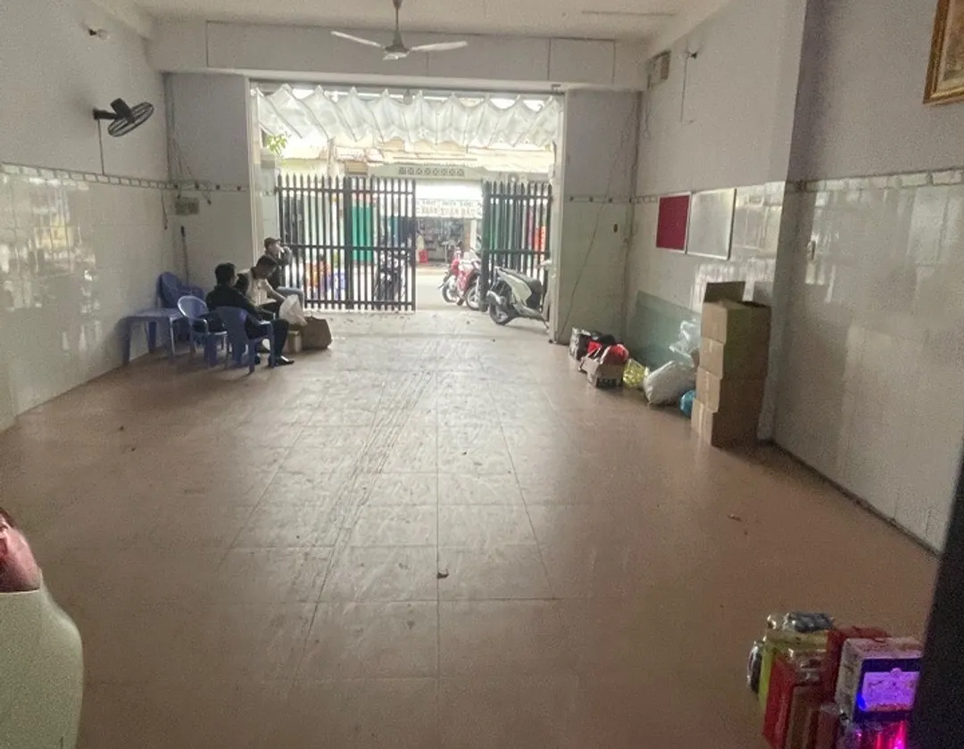 Nhà mặt phố 4 tầng sầm uất, vị trí kinh doanh đỉnh... Bán nhà mặt phố tại Bình Trị Đông, Hồ Chí Minh 01