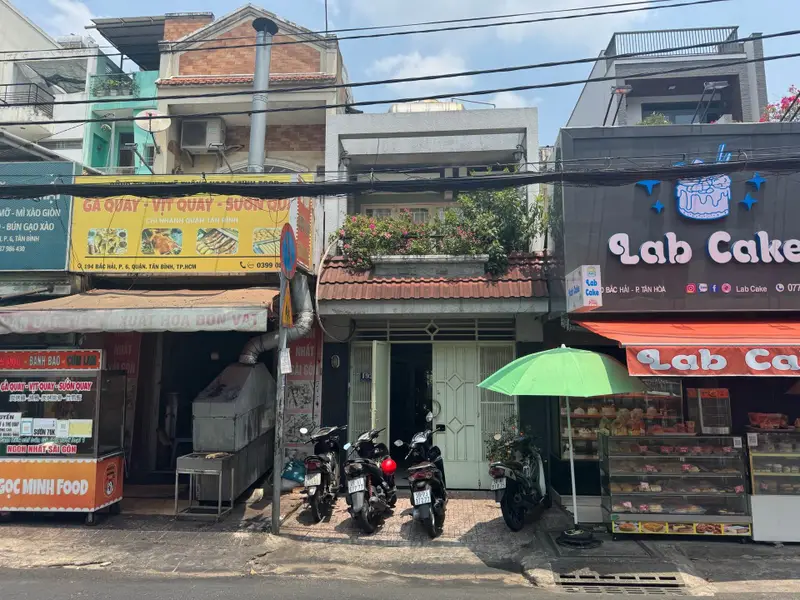 Nhà mặt phố sầm uất Quận 10 giá tốt... Bán nhà mặt phố tại Tân Hòa, Hồ Chí Minh 01